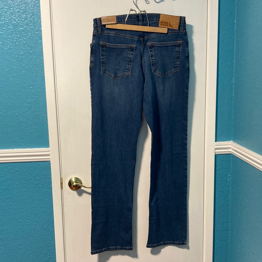 NWT 32 x 34 Eddie Bauer Men's Dark Blue Relaxed Fit Jeans - Picture 5 of 6